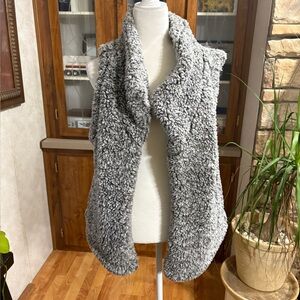 NATURAL REFLECTIONS SIZE X-LARGE GRAY & WHITE FAUX SHERPA SHRUG